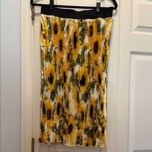 Sunflower Pleated Skirt